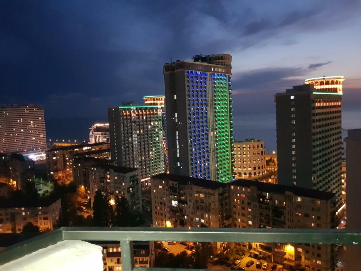 Apartamento Batumi Real Lux Exterior foto